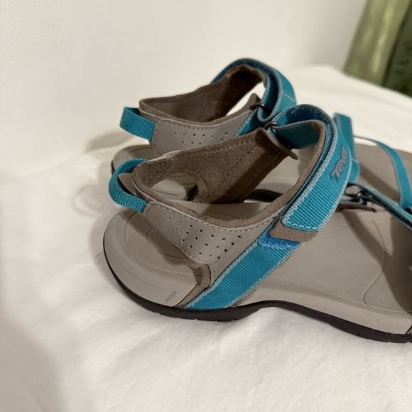 Women’s Teva Sandals with Blue and Gray Straps Size 9 - Picture 4 of 11